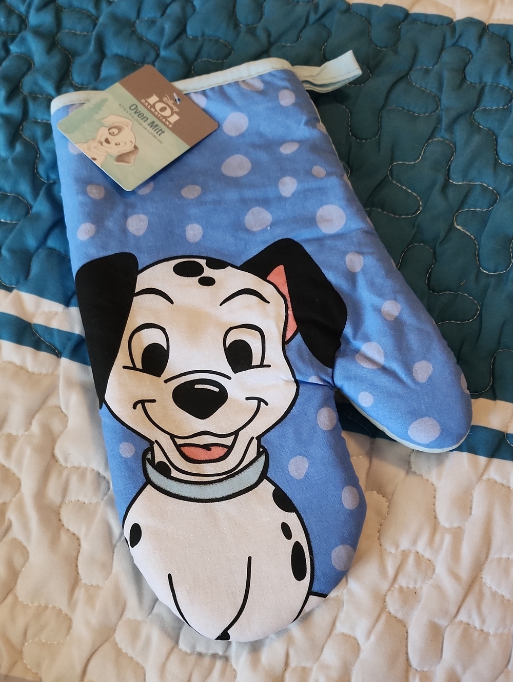 NWT Disney 101 Dalmation Oven Mitt